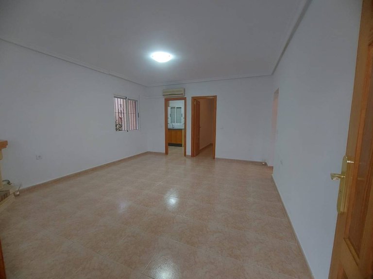 Villa for Sale in Algorfa, Alicante 4