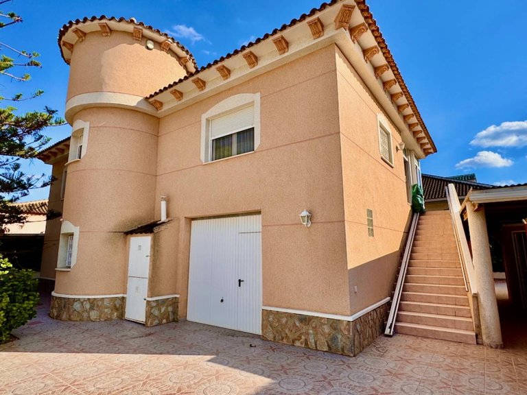 Villa for Sale in Benferri, Alicante 34