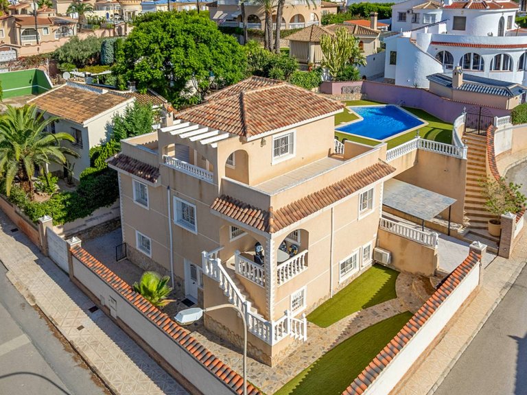 Villa for Sale in Ciudad Quesada, Alicante 1