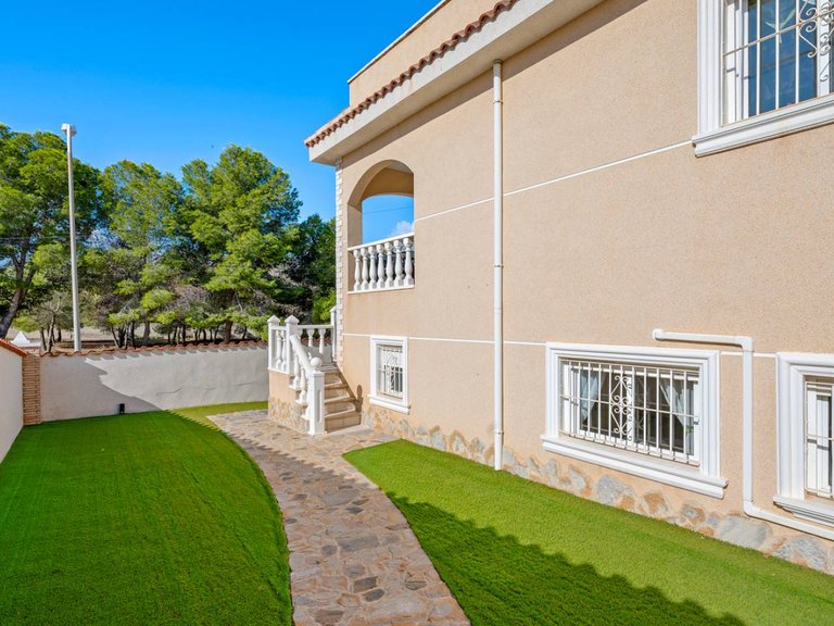 Villa for Sale in Ciudad Quesada, Alicante 36