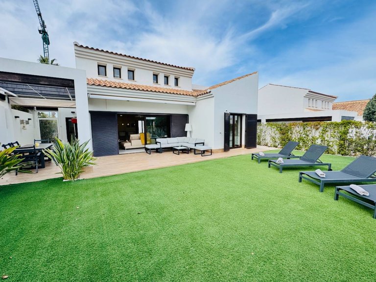 Villa for Sale in La Finca Golf, Alicante 1