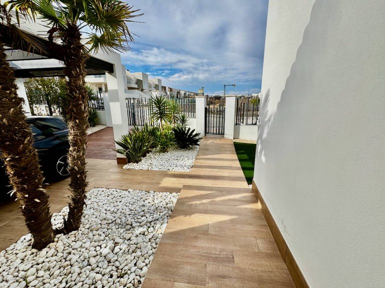 Villa for Sale in La Finca Golf, Alicante 25