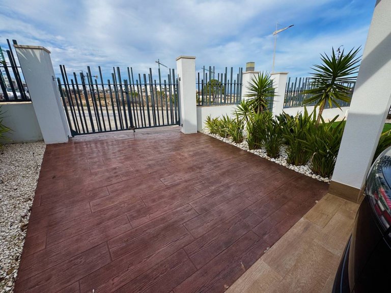 Villa for Sale in La Finca Golf, Alicante 24