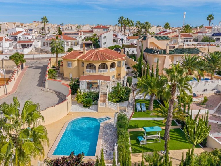 Villa for Sale in Ciudad Quesada, Alicante 1