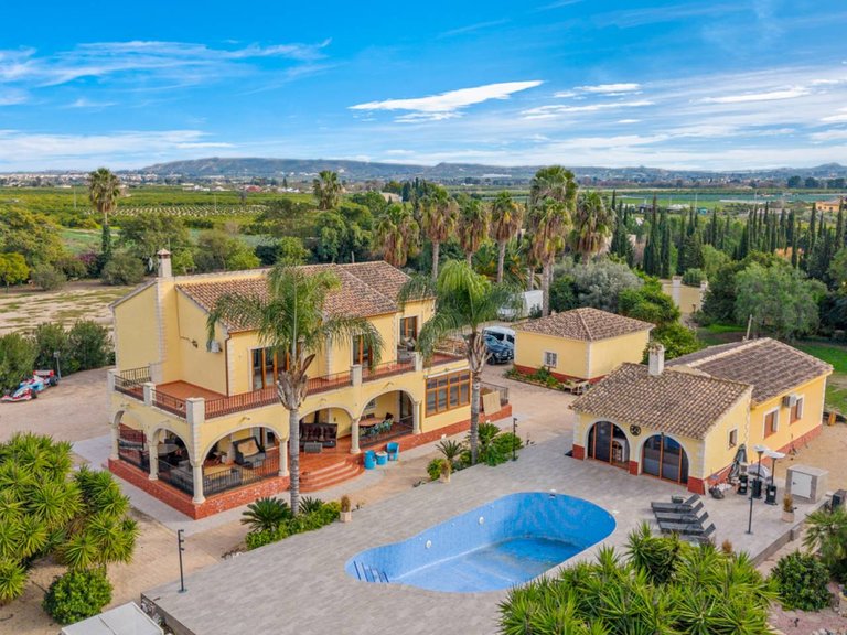 Country House for Sale in Orihuela, Alicante 1