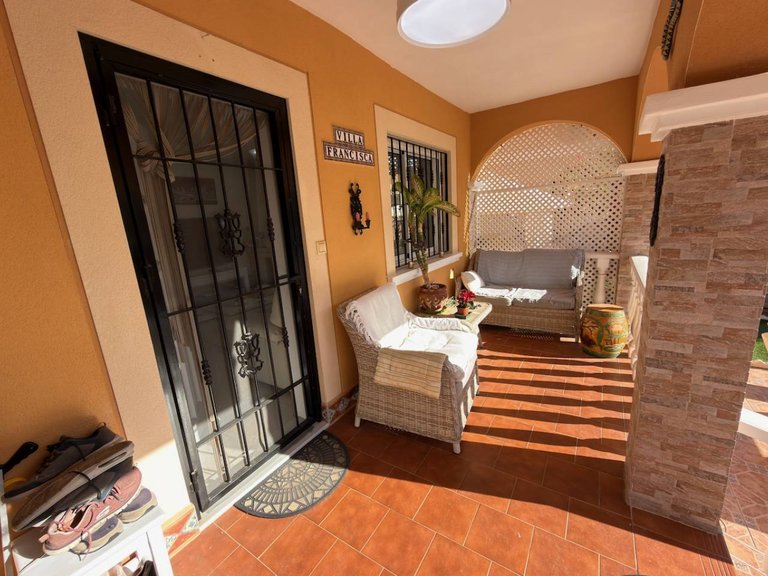 Villa for Sale in Lo Crispin, Alicante, 18