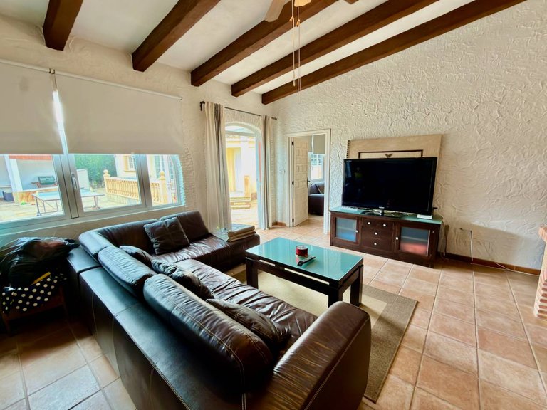 Villa for Sale in Almoradi, Alicante, 25