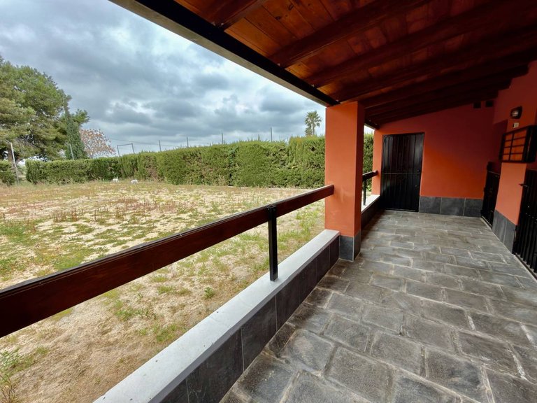 Villa for Sale in Almoradi, Alicante, 35