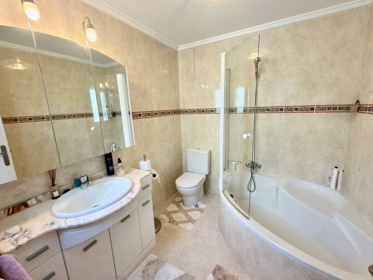 Villa for Sale in Doña Pepa, Ciudad Quesada, Alicante 10