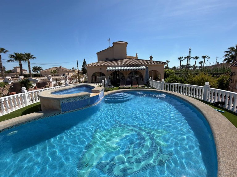 Country House for Sale in Catral, Alicante 1