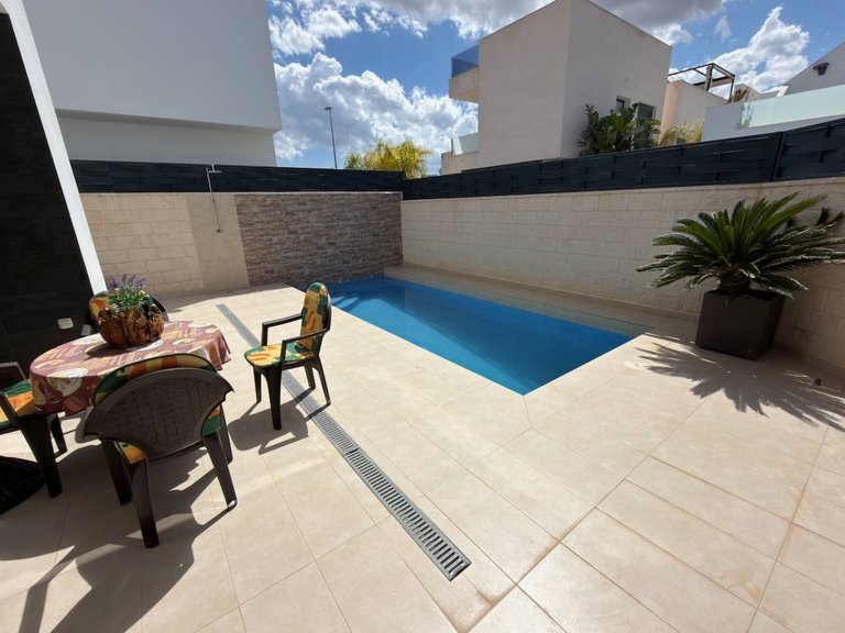 Villa for Sale in Benijofar, Alicante, 23