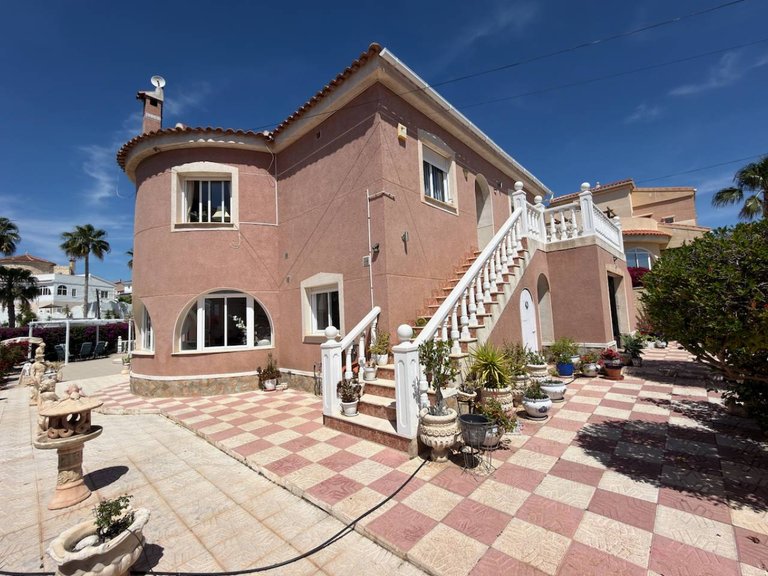 Villa for Sale in Ciudad Quesada, Alicante 2
