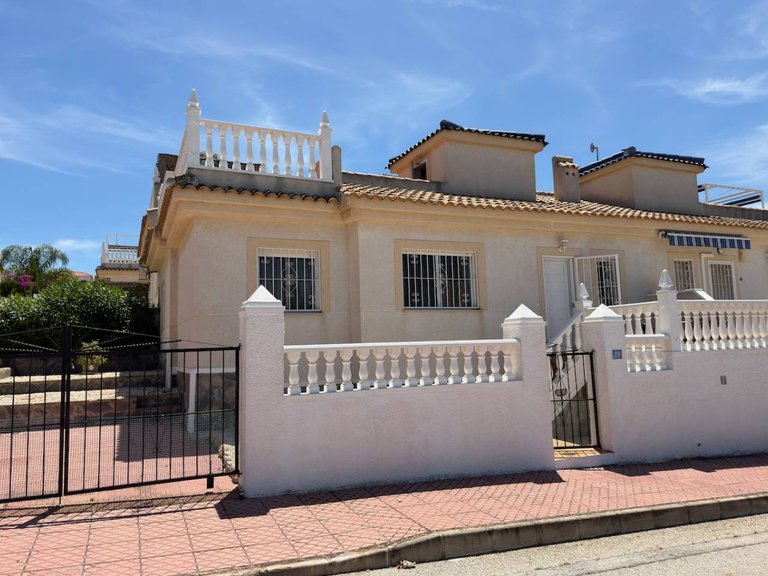 Villa for Sale in Benimar, Alicante 1