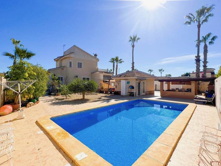 Villa for Sale in Ciudad Quesada, Alicante 1
