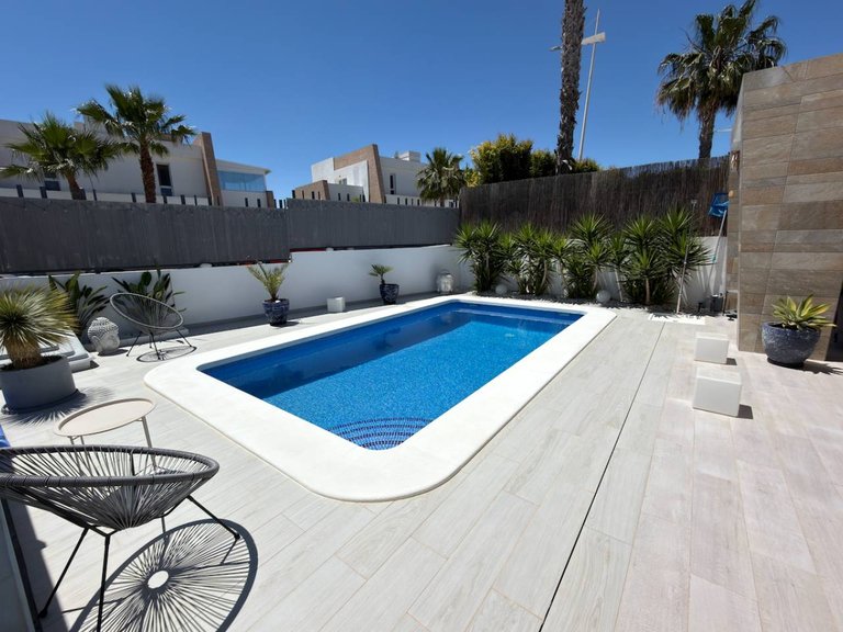 Villa for Sale in La Finca Golf Resort, Alicante 2
