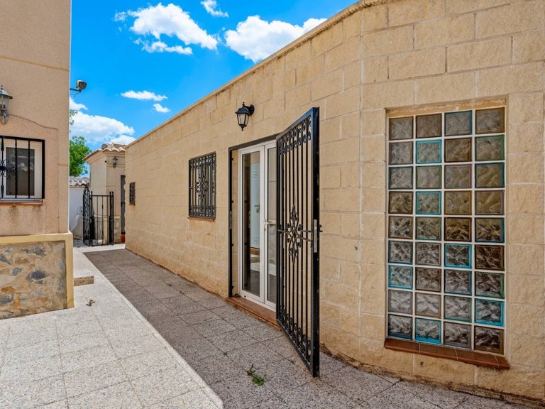 Country House for Sale in Catral, Alicante, 27