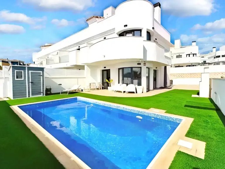 Apartment for Sale in Finestrat, Alicante 1