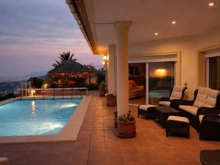 Villa for Sale in Moraira, Alicante 18