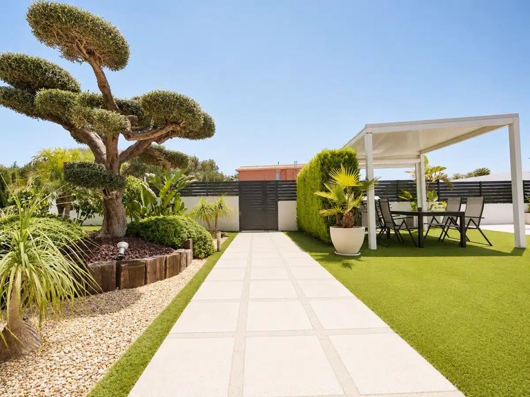 Villa for Sale in Santa Pola, Alicante 25