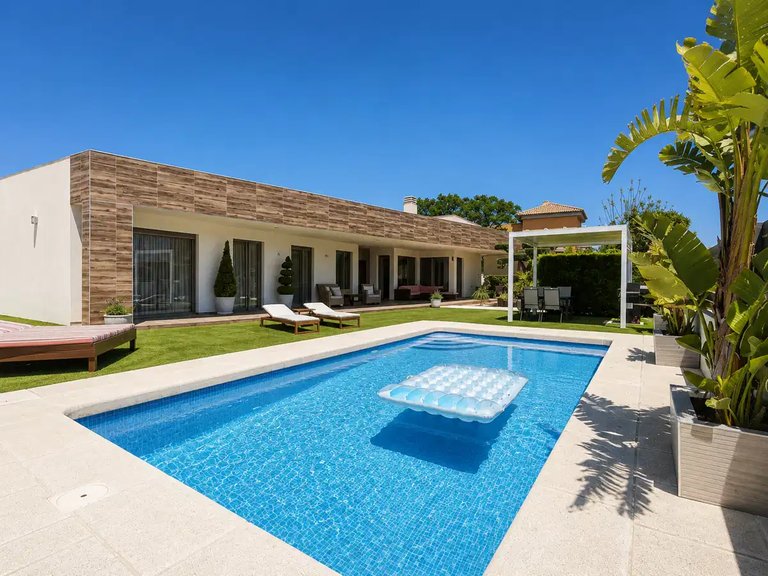 Villa for Sale in Santa Pola, Alicante 1