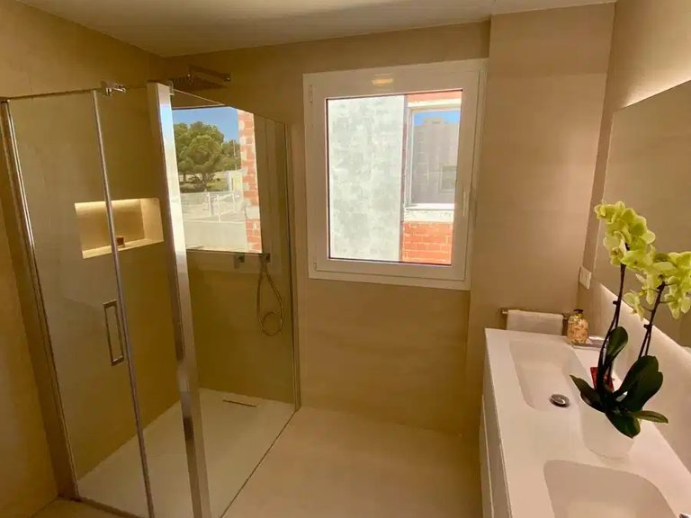 Villa for Sale in Finestrat, Alicante 28