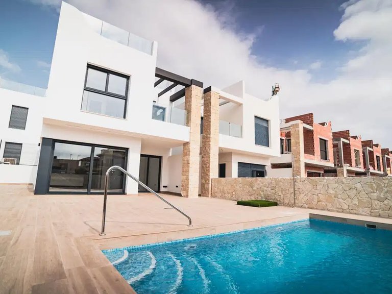 Villa for Sale in Orihuela Costa, Alicante 2