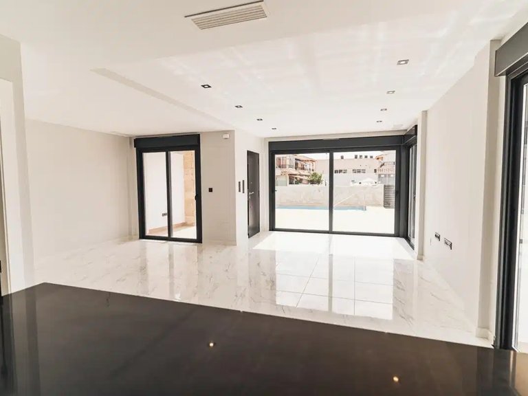 Villa for Sale in Orihuela Costa, Alicante 9