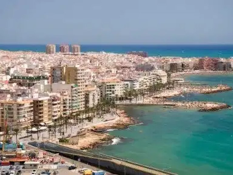 Villa for Sale in Torrevieja, Alicante 12