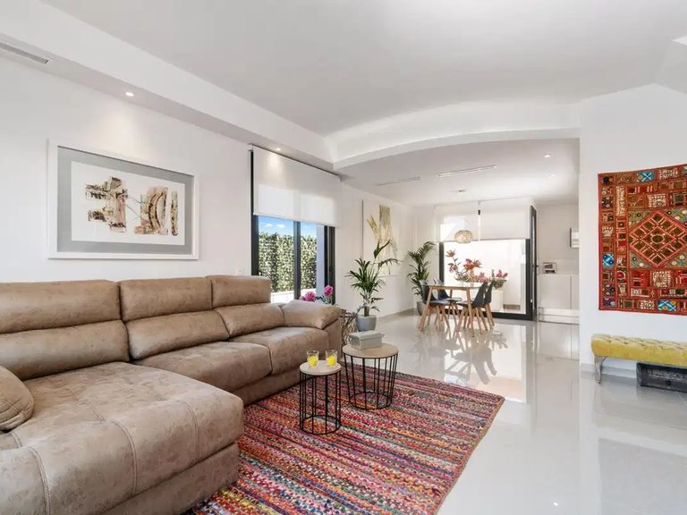 Villa for Sale in Los Montesinos, Alicante 5