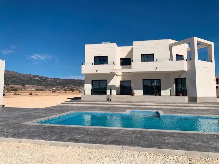 Villa for Sale in Pinoso, Alicante 18