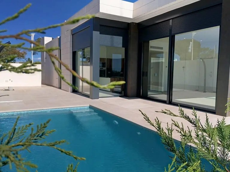 Villa for Sale in Pilar De La Horadada, Alicante 2