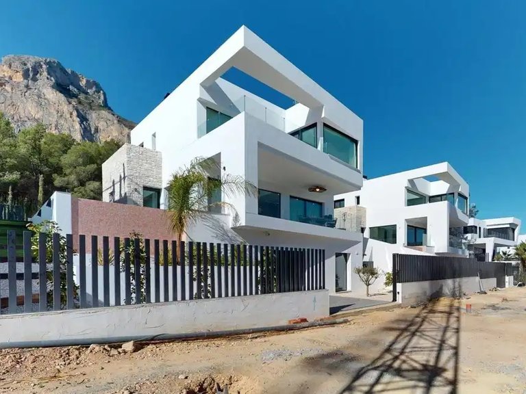 Villa for Sale in Polop, Alicante 3