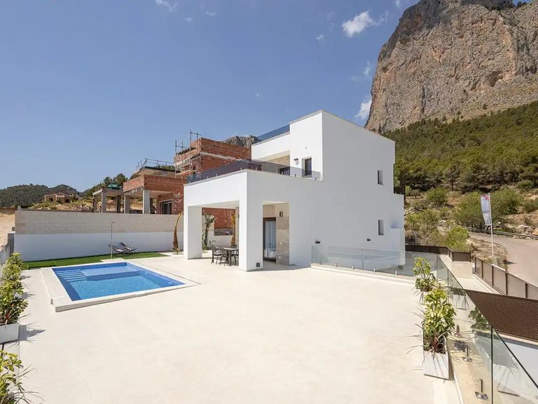 Villa for Sale in Polop, Alicante 29