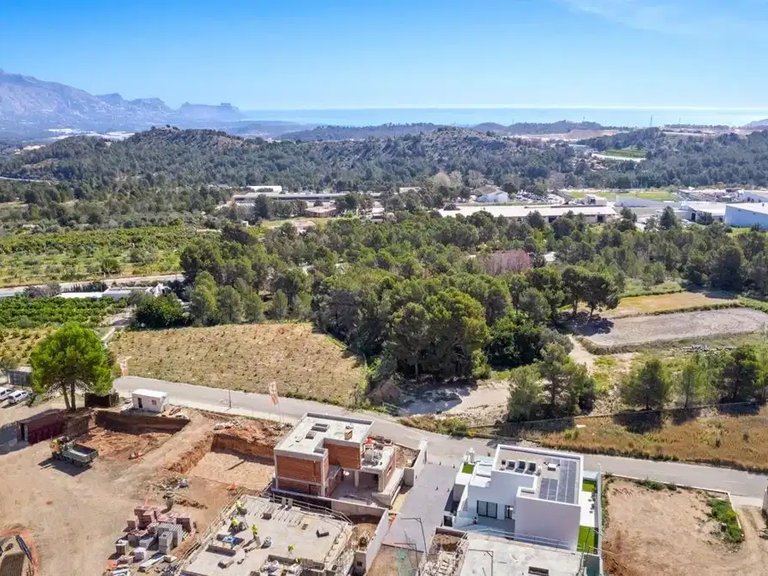 Villa for Sale in Polop, Alicante 9