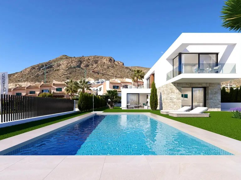 Villa for Sale in Finestrat, Alicante 11