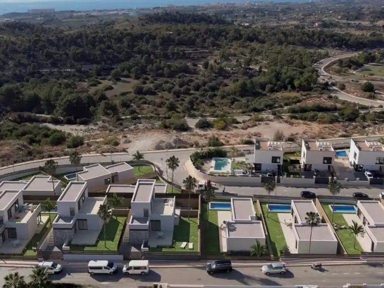 Villa for Sale in Finestrat, Alicante 2