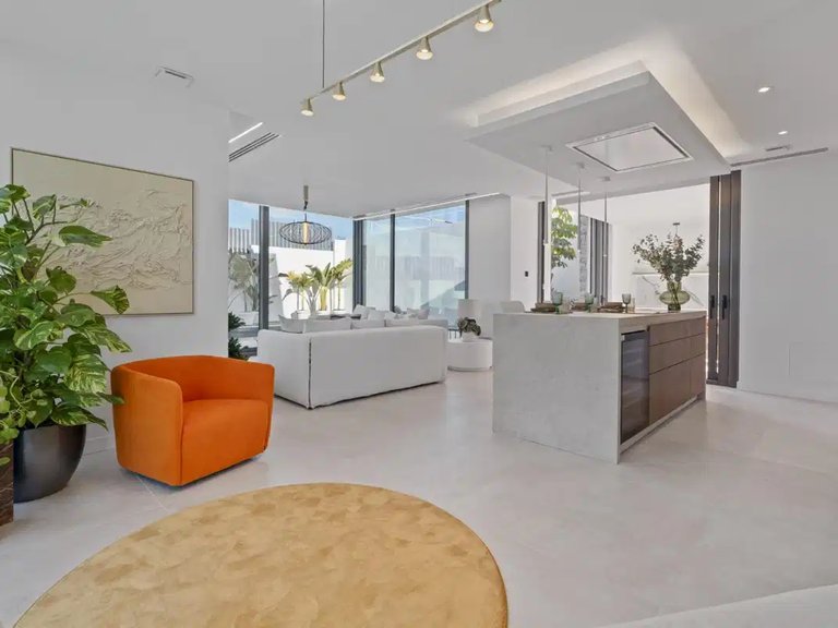 Villa for Sale in Benidorm, Alicante 8