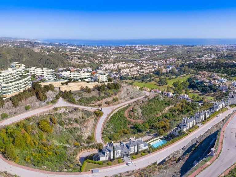 Apartment for Sale in Benahavís, Malaga 10