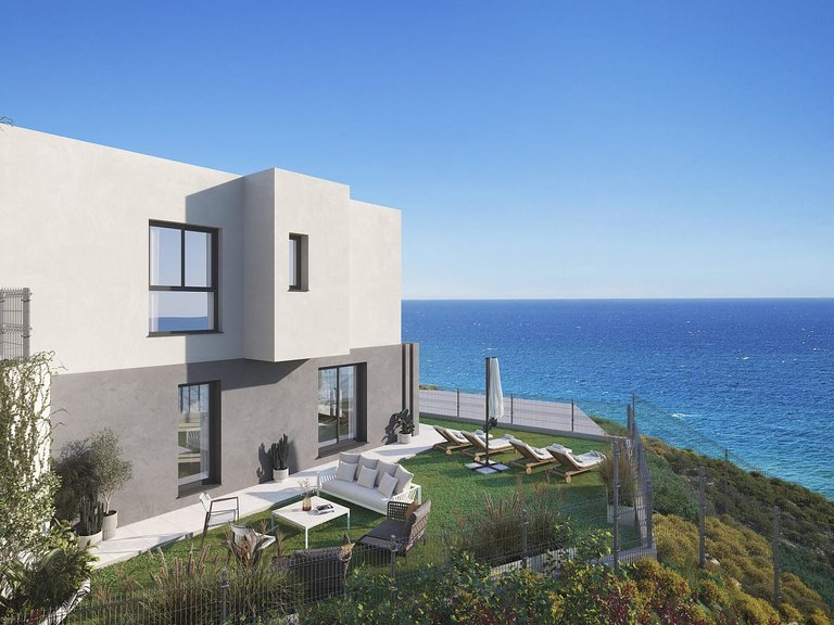Town House for Sale in Vélez-málaga, Malaga 2