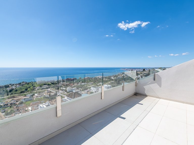 Apartment for Sale in Benalmádena, Malaga 3