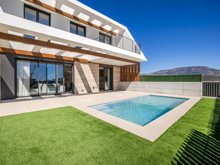 Town House for Sale in Polop, Alicante 1