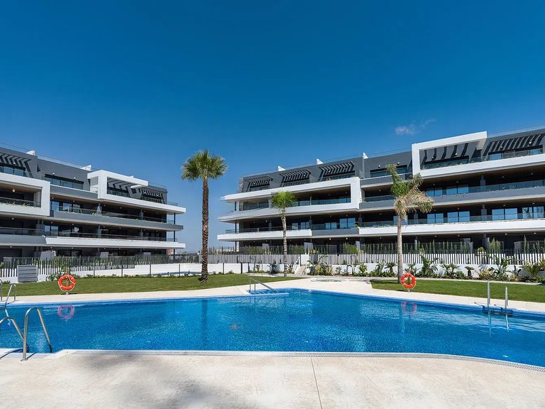 Apartment for Sale in Torrevieja, Alicante 1