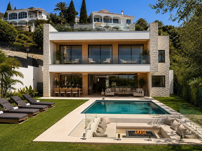 Town House for Sale in Benalmádena, Malaga 2