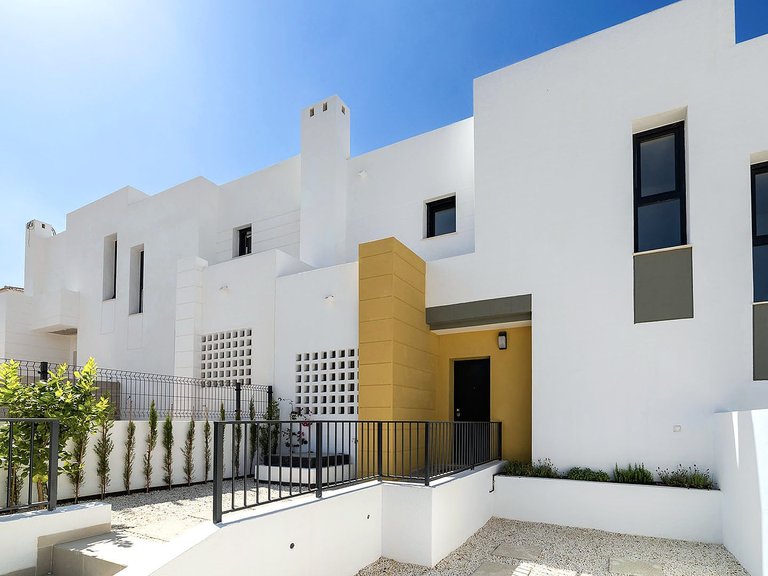 Town House for Sale in Busot, Alicante 2