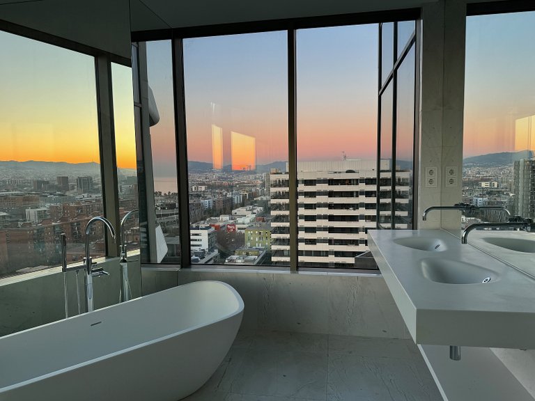 Apartment for Sale in Barcelona, Barcelona 16