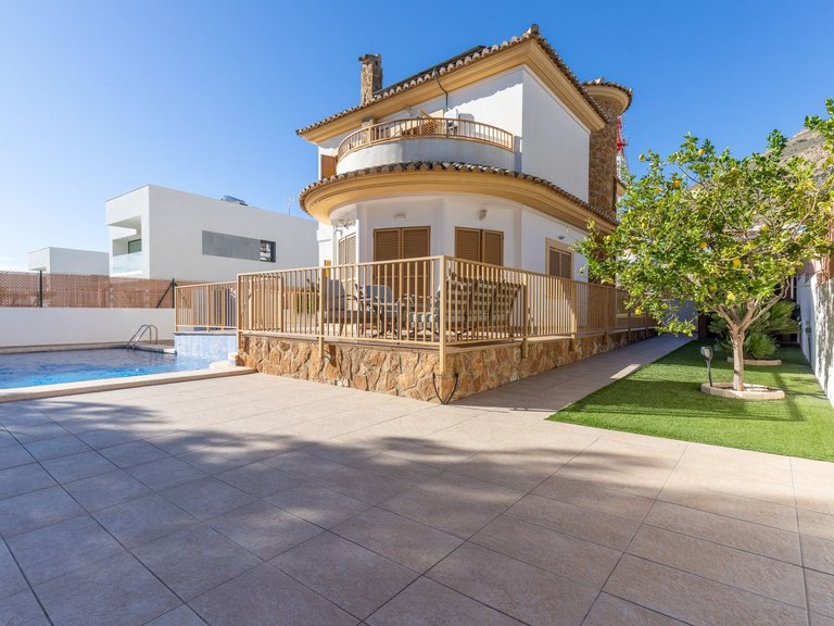 Villa for Sale in Finestrat, Alicante 38