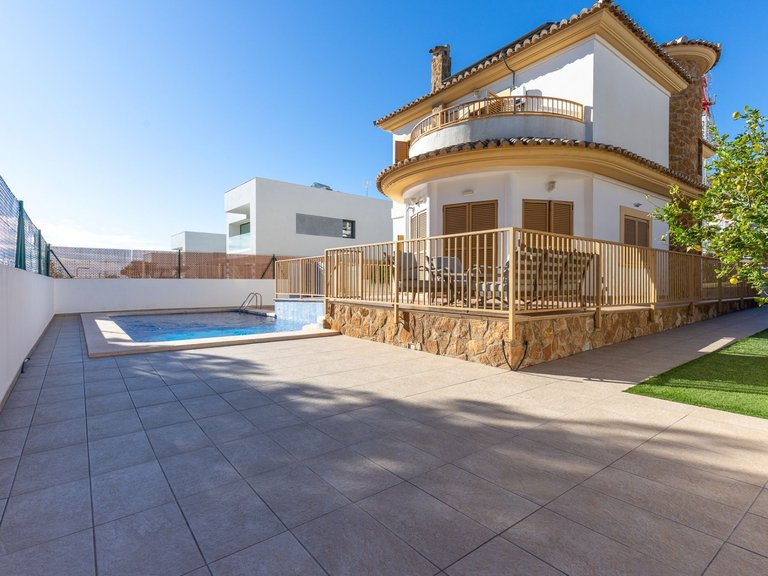 Villa for Sale in Finestrat, Alicante 39