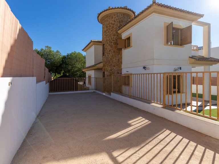 Villa for Sale in Finestrat, Alicante 3