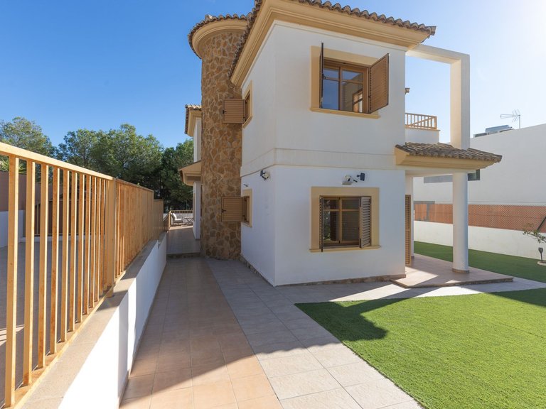 Villa for Sale in Finestrat, Alicante 4