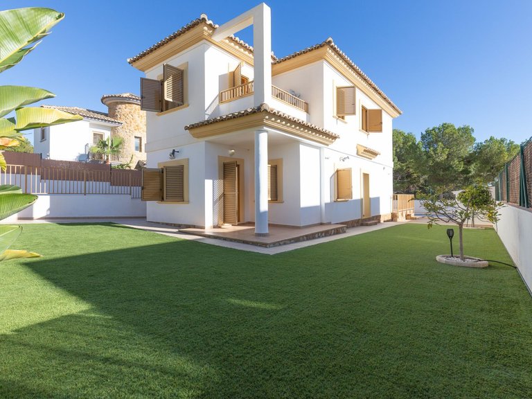 Villa for Sale in Finestrat, Alicante 1